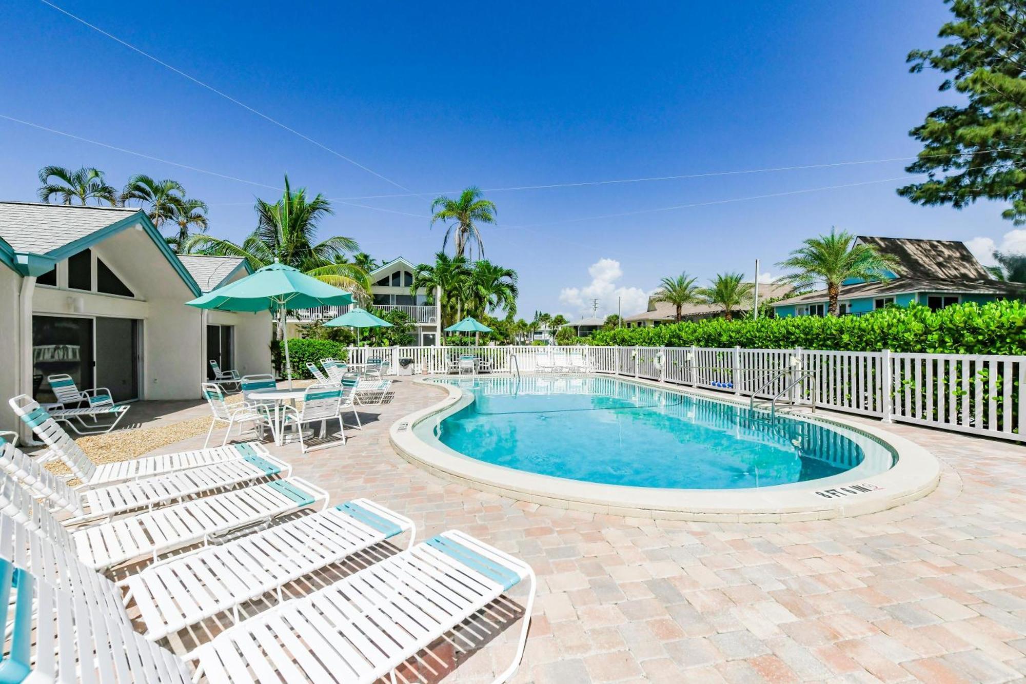 Coconuts Poolside #115 Villa Holmes Beach Buitenkant foto