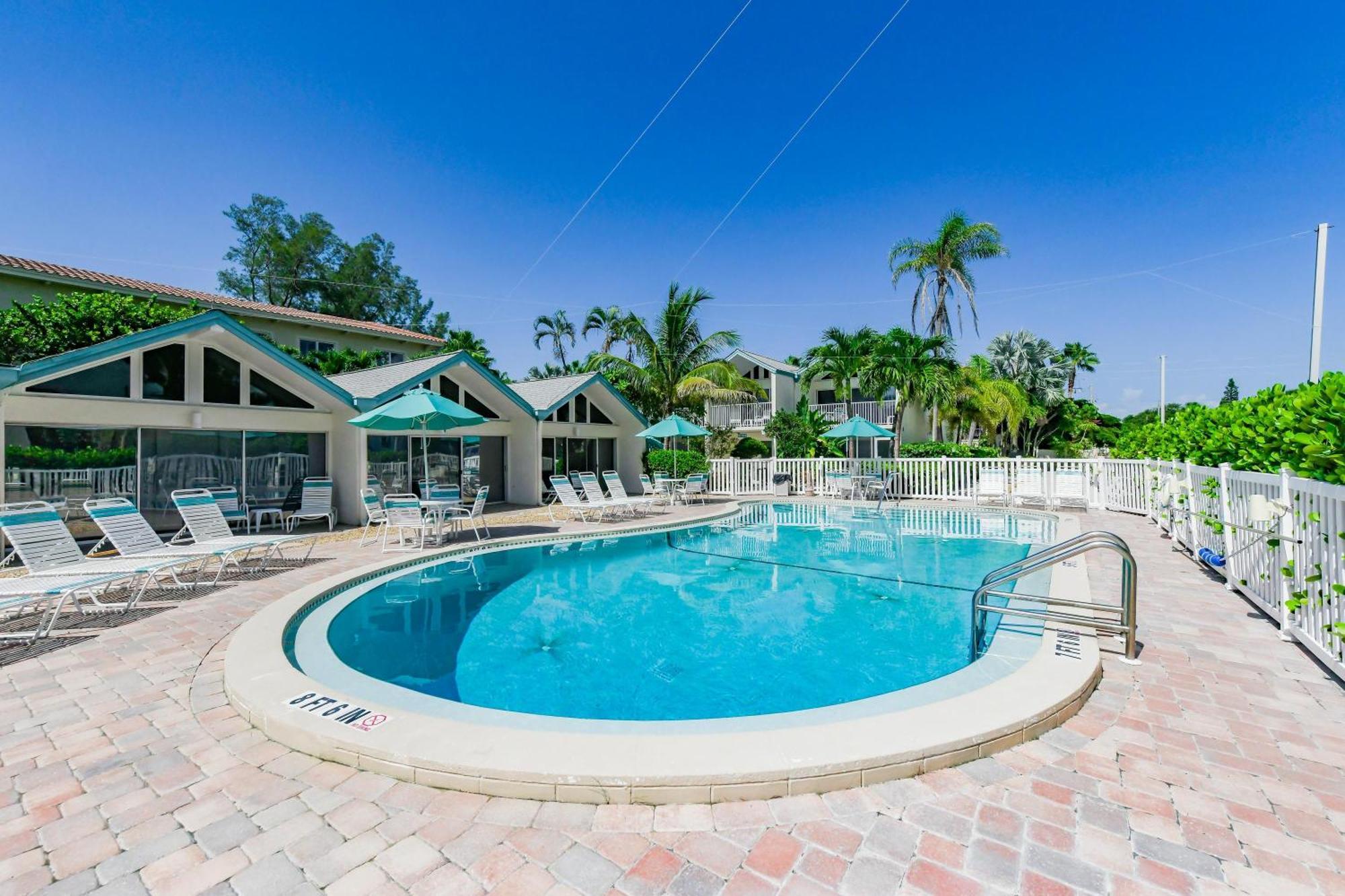 Coconuts Poolside #115 Villa Holmes Beach Buitenkant foto